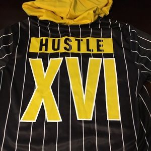 HUSTLE SHIRT WITH HUDDIE